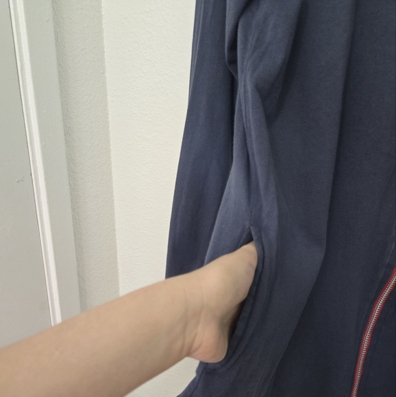 DisneyResort TokyoWomen's Gray/Blue Sweater with Embroidered Detail FullZip Smal - Picture 4 of 8